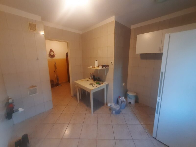 Drumul Taberei, Piata Valea Ialomitei,