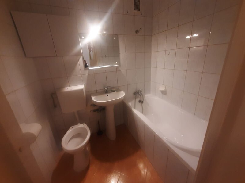 Drumul Taberei, Piata Valea Ialomitei,