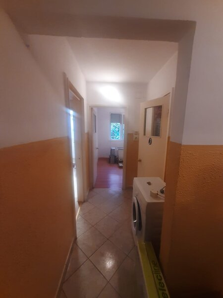 Drumul Taberei, Piata Valea Ialomitei,