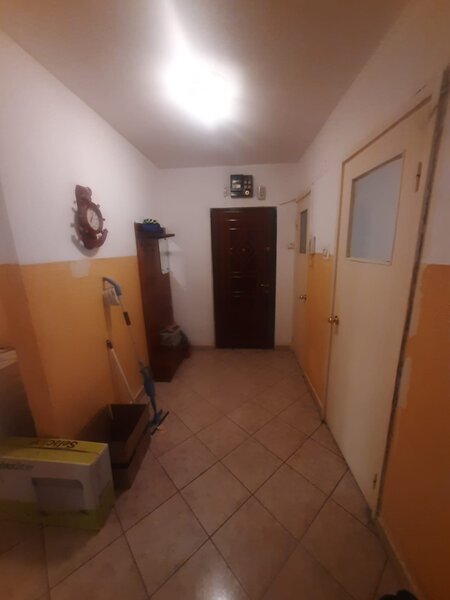 Drumul Taberei, Piata Valea Ialomitei,